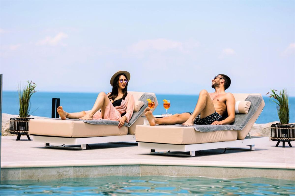 Akrotiri Olympus Luxury Suites - Adults Only Plaka Exterior foto